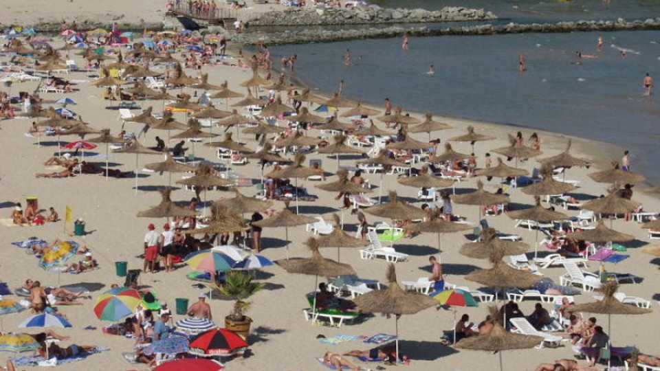 Чужденци пестят от сянка на плажа с байганьовски номера | StandartNews.com