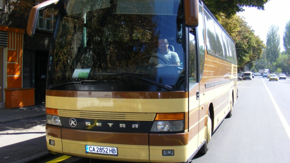 Проблем с автобуса остави туристи на пътя | StandartNews.com