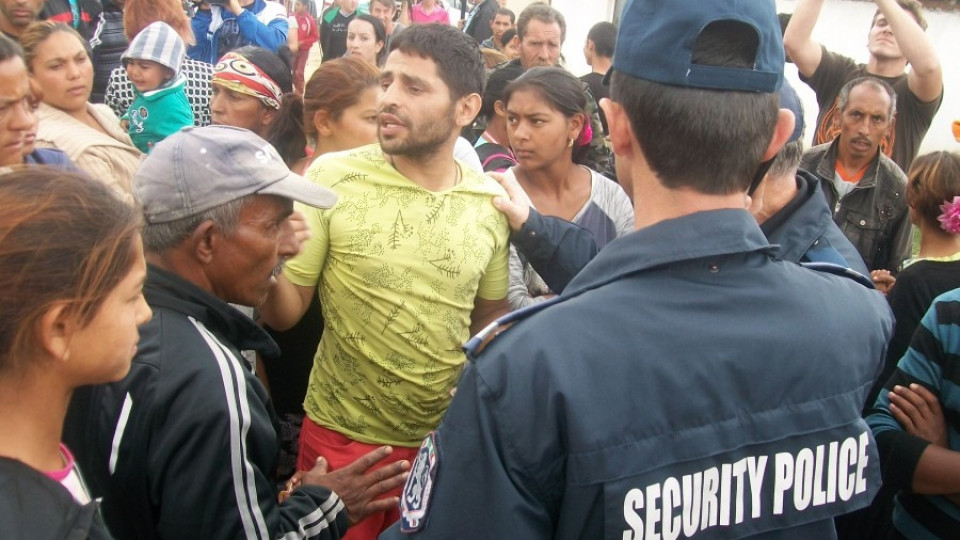 Питат ромите в Гърмен за имоти, доходи и помощи | StandartNews.com