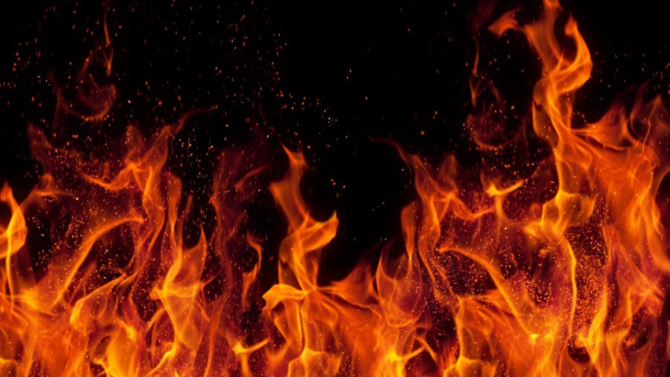 Изгоря камион със слама в Кърджалийско  | StandartNews.com