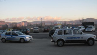 Мъж проникна в дома на възрастна жена в Кърджали и я удари