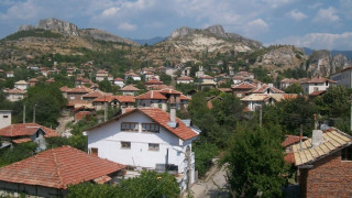 Чужденци ще пият вино в еко къщи в Илинденци