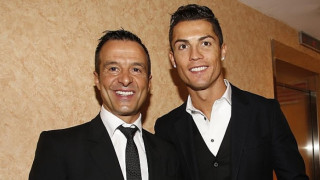 Роналдо купи на агента си гръцки остров за сватбата