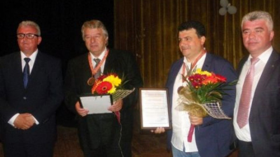 Момчилград с двама почетни граждани  | StandartNews.com