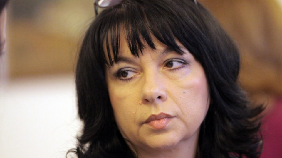И министър Петкова иска прокурори в енергетиката | StandartNews.com