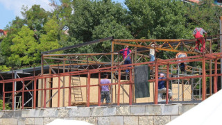 Спират водата и тока на строителен обект в Балчик