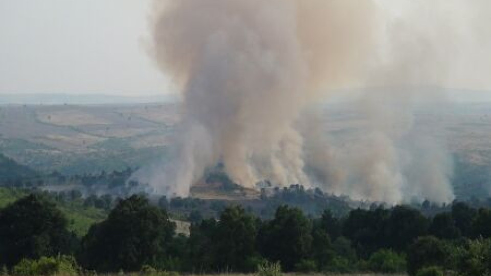 Военните гасят нов пожар до село Лесово | StandartNews.com
