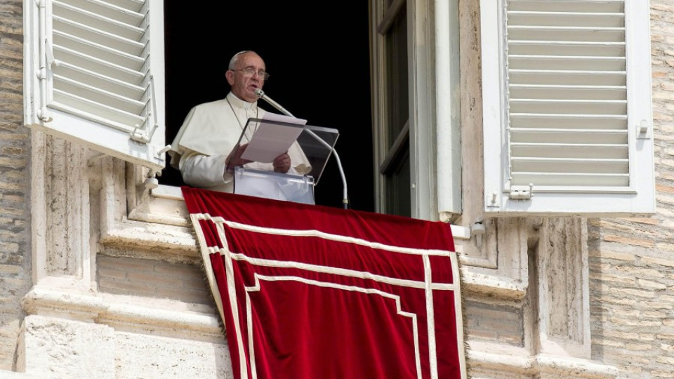 Ватикана осигурява душ и чисто бельо за бездомници | StandartNews.com