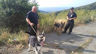 40 души издирват изчезналия дядо на Бузлуджа