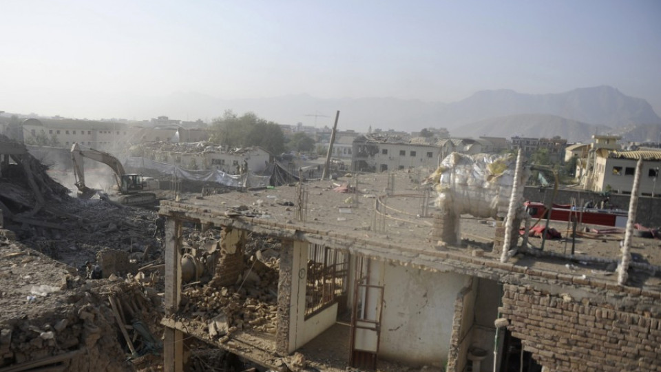 400 станаха ранените при атентата с кола-бомба в Кабул | StandartNews.com