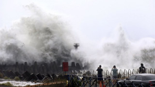 Тайфунът Соуделор отнесе Китай, 8 души загинаха
