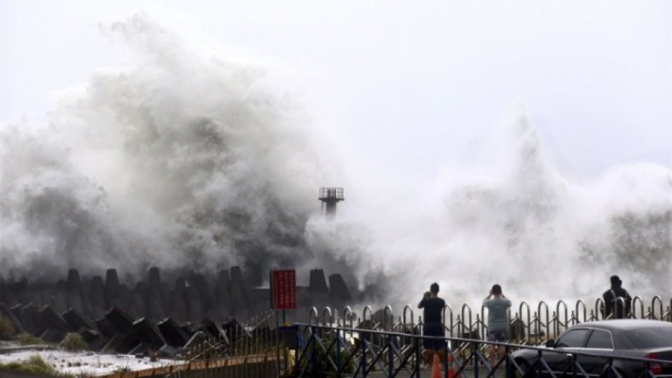 Тайфунът Соуделор отнесе Китай, 8 души загинаха | StandartNews.com