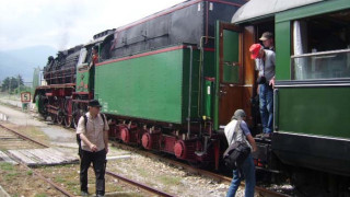 С ретро експрес по балканските чудеса