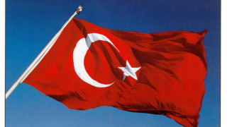 Четирима полицаи са убити при взрив на мина в Турция