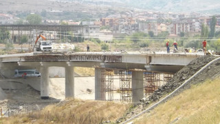 Мост над Върбица ще свърже Момчилград с пътя за Гърция до края на септември