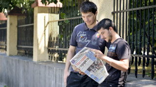 Елитът на нацията чете 23 години "Стандарт"