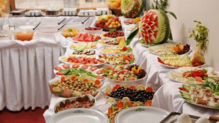 Над 450 души яли заедно с натровените македонци