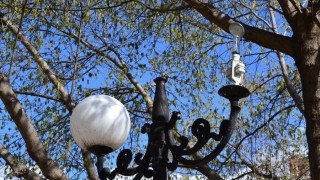 Вандали режат кабели и трошат лампи в Благоевград