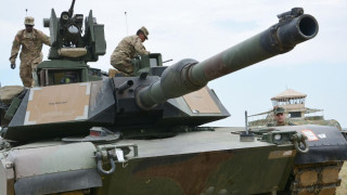 US морски пехотинци с 4 танка на "Ново село"