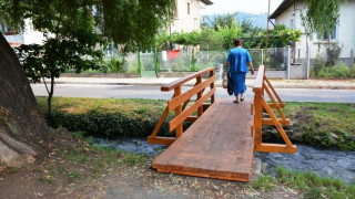 Ремонтират дървени мостове в Разлог