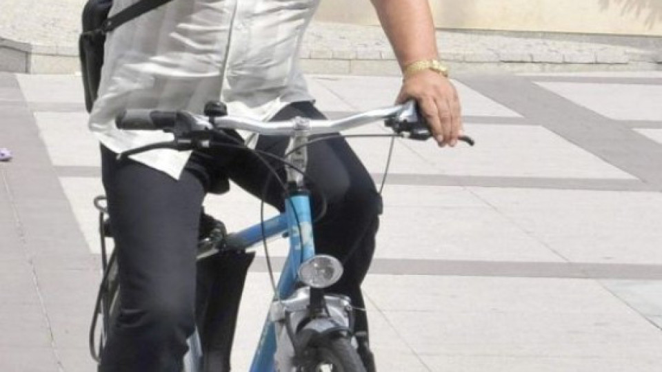 Диомов регулира кръвно с колело | StandartNews.com