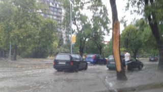 Силна буря премина през Пловдив