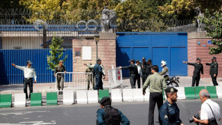 Отварят британското посолство в Техеран