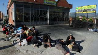 Гърция иска спешна среща на ЕС за бежанците