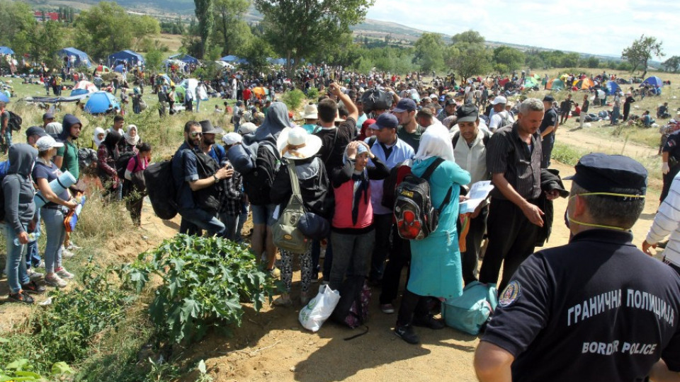 Бежанци се сбиха в центъра на Белград | StandartNews.com