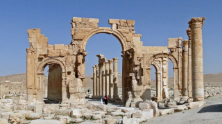 ИД взриви храм в древна Палмира