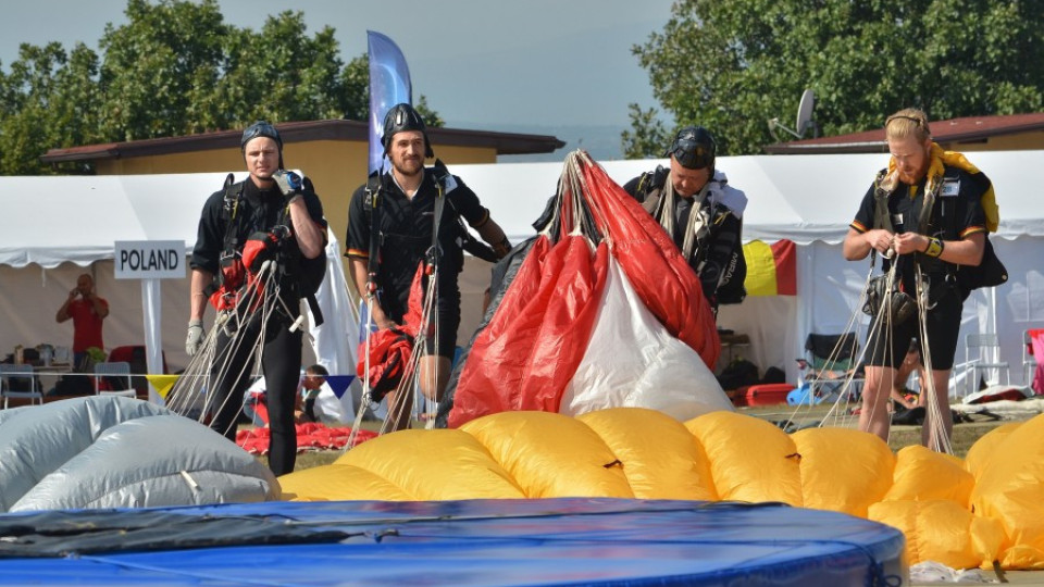 130 парашутисти мерят сили в 8-ото Европейско край Монтана | StandartNews.com
