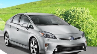 Хибридът Toyota Prius с премиера във Вегас