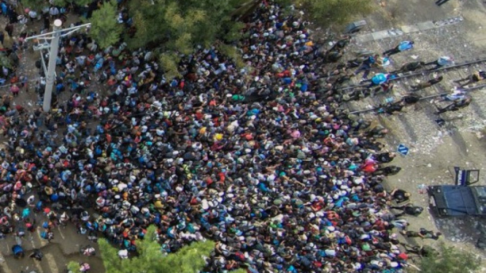 3000 бежанци ще влизат всекидневно в Македония | StandartNews.com