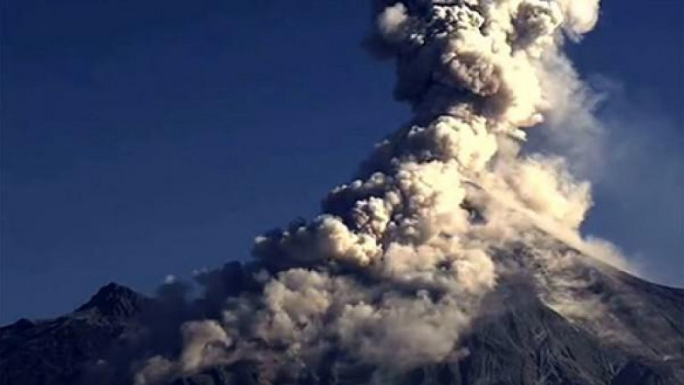 Изригна вулканът Колима в Мексико (ВИДЕО) | StandartNews.com