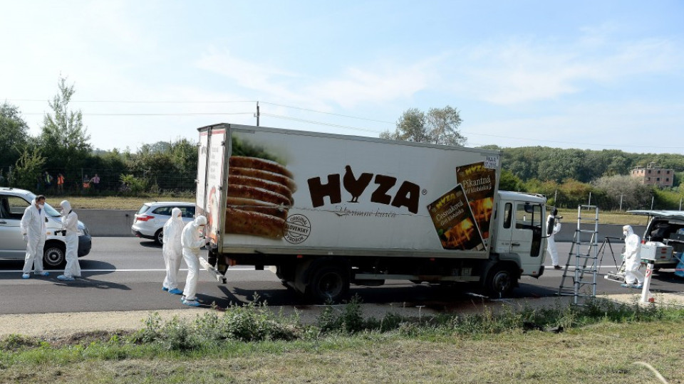 50 бежанци се задушиха в камион в Австрия | StandartNews.com