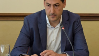 Гербери бламираха Тотев за бюджета