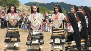 Хиляди каракачани от България и Гърция се събраха на Карандила