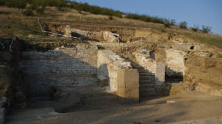 Археолози откриха уникална обществена сграда от ранния елинизъм