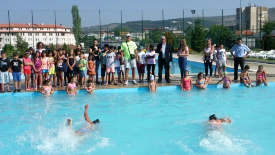 150 нови плувци в Момчилград  | StandartNews.com