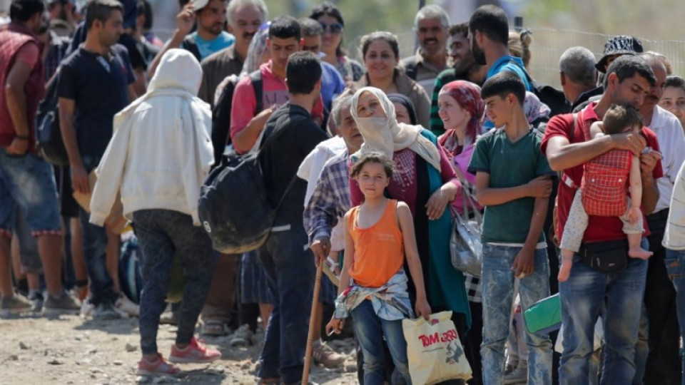 4 милиона бежанци тръгват от Турция към Европа | StandartNews.com