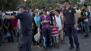 Мигранти и полиция в сблъсък на остров Лесбос
