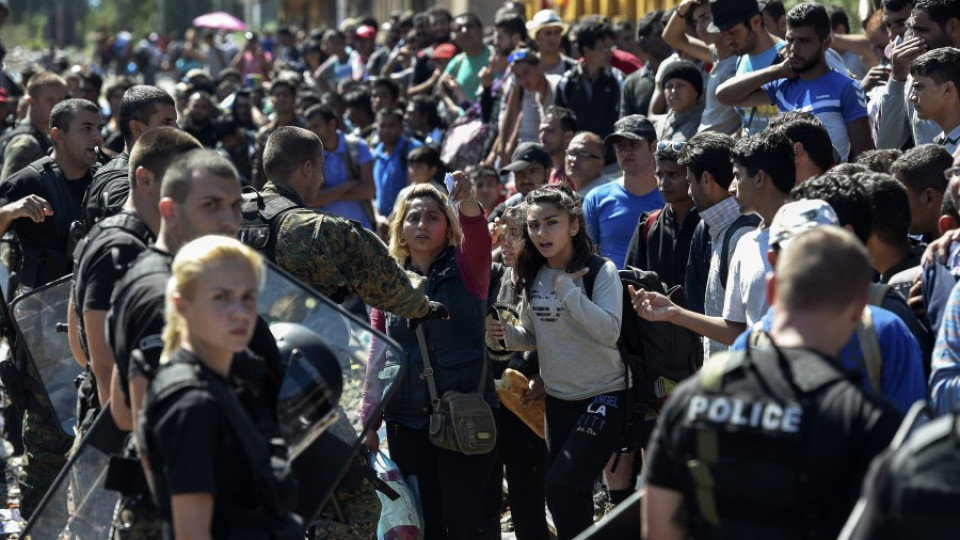 Над 2000 бежанци са регистрирани в Македония за едно денонощие | StandartNews.com