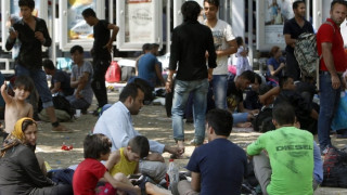 Очаква се 10 000 бежанци да пристигнат днес в Германия