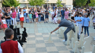 Симитли празнува на Малка Богородица с Дичо и Криско