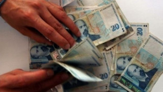 Разкриват парите на българи в 52 страни