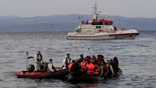 Трима мигранти се удавиха край гръцки остров