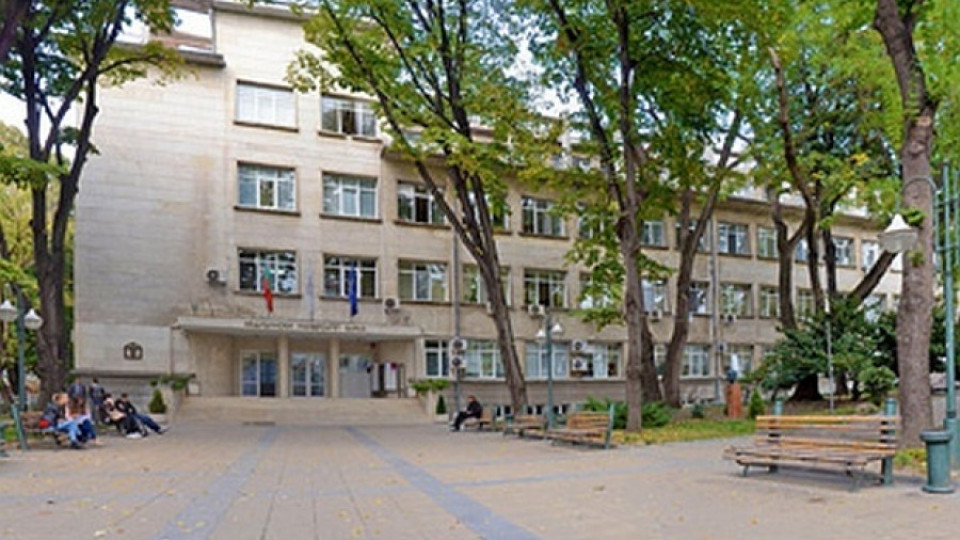 С 1300 първокурсници откри академична година МУ във Варна | StandartNews.com