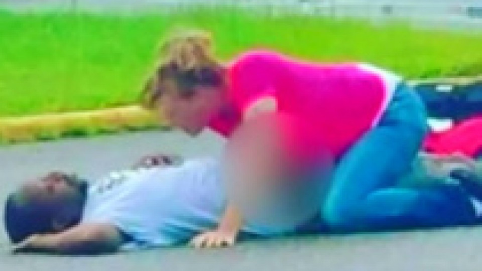 Арестуваха дама за секс върху асфалта на паркинг (ВИДЕО) | StandartNews.com