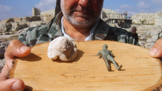Туристи се разхождат из Акропола на Перперикон