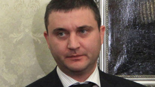 Горанов очаква 2,3 млрд. лв. по-високи приходи в хазната